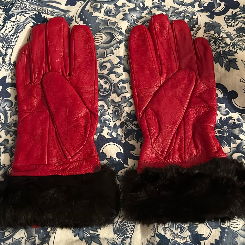 New Perrin Collection lined red leather gloves, size 7